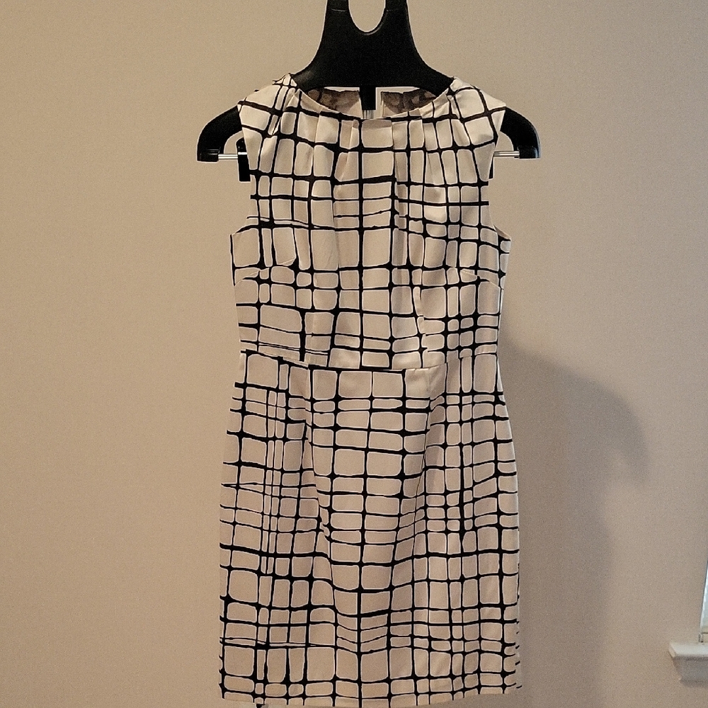 Banana Republic Elegant Black and Cream Grid Pattern Dress W/ Scarf /Shawl